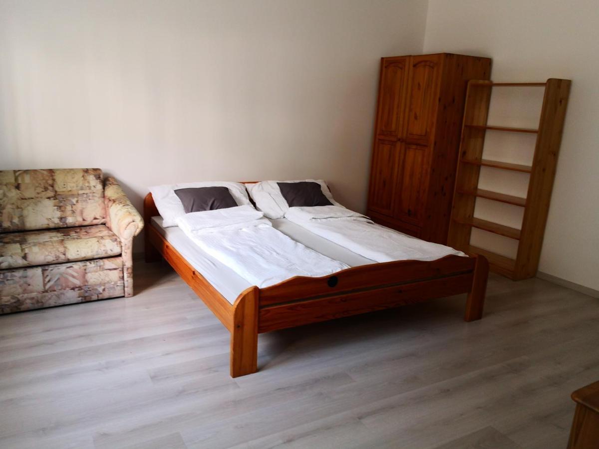 Oasis Apartman Ii. Szegedin Exterior foto